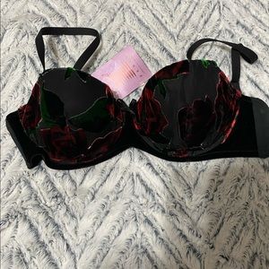 Savage X Fenty Rose 🌹 Bra NWT 32DD